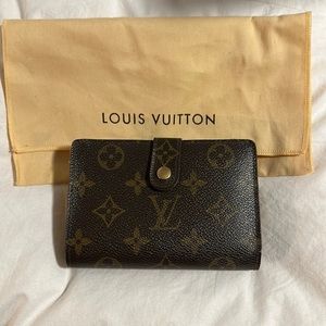 Louis Vuitton wallet - coin purse/card holder/billfold. EUC serial CA0094-9/2004